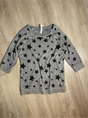 💜3/$25💜 NB Grey 3/4 Sleeve Top-Star Print- Juniors XXL